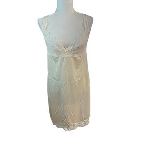 Bali Studio Ivory Lace- Slip/Nightie/Slip Dress - Size 40/size 10